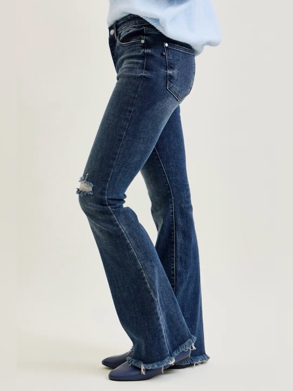 NWT Judy Blue Flare and Destroy Medium Rise Fray Hem